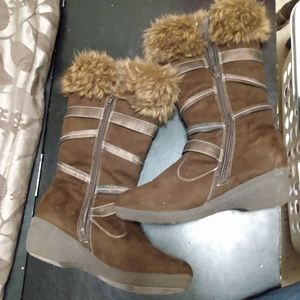 Size 6 brown boots